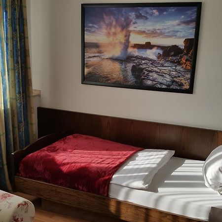 S&L Hotel Нойс Экстерьер фото